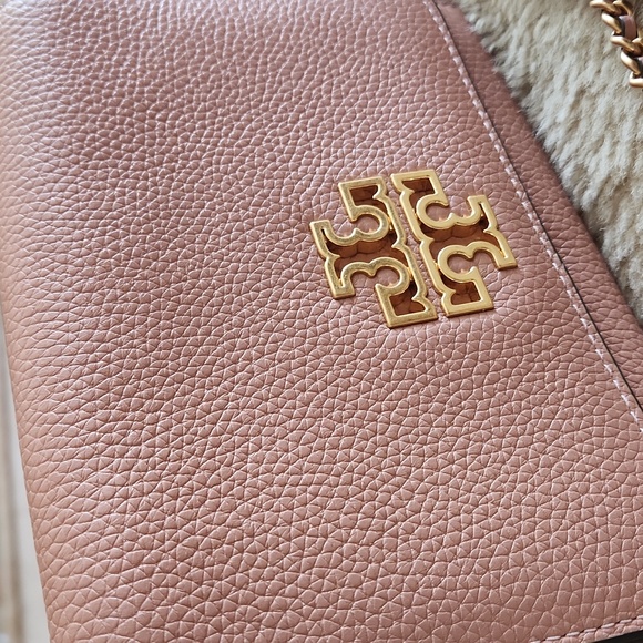 Beautiful NWOT Tory Burch Blush Pink & Gold Chain Dress Bag 🩷👗💛 - Picture 4 of 17